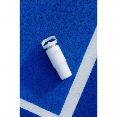 Logotrade Geschäftsgeschenke das Foto: Stanley 890 ml IceFlow™ Flip Straw Thermobecher