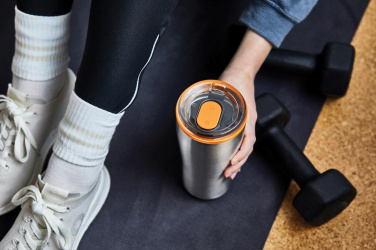 Logotrade Werbegeschenke das Foto: Black+Blum isolierter Reisebecher 600ml