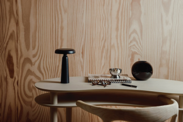 Logotrade werbemittel das Foto: VINGA Avery RCS Tischlampe