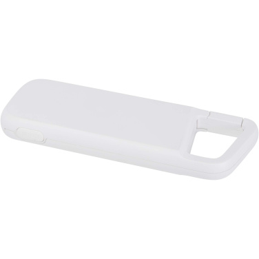 Logotrade Firmengeschenke das Foto: Alkes 12 W 5.000 mAh wasserfeste Powerbank aus recyceltem Kunststoff mit Karabinerhaken