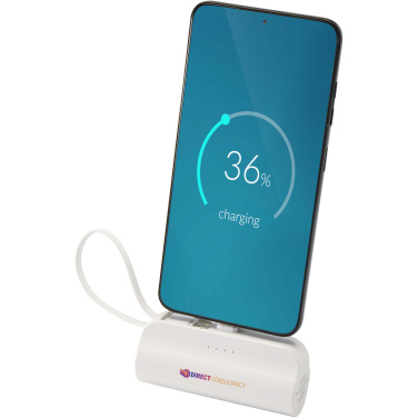 Logotrade Firmengeschenke das Foto: Alnair 10 W 5000 mAh Typ C Powerbank aus recyceltem Kunststoff mit integriertem Klappständer und 2 in 1 Kabel
