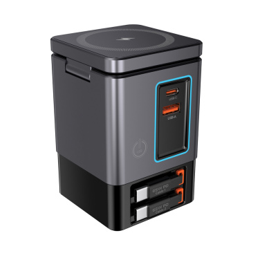 Logotrade Geschäftsgeschenke das Foto: Urban Vitamin Sacramento 105W GaN Charger mit einz. Kabeln