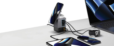 Logotrade Werbegeschenke das Foto: Urban Vitamin Sacramento 105W GaN Charger mit einz. Kabeln