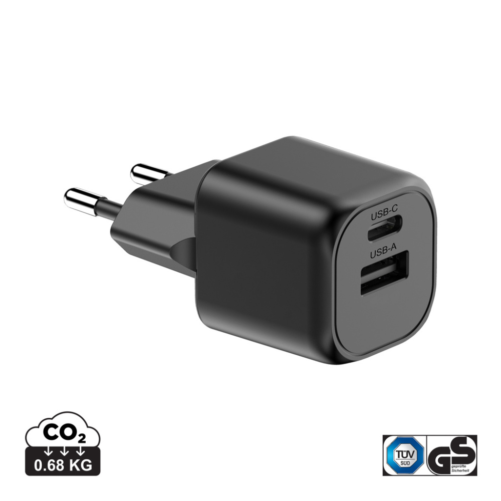 Logotrade promotional giveaway image of: Urban Vitamin Monterey RCS recycled plastic 20W GAN charger