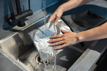 Logo trade promotional gifts image of: Snackstrap AWARE™ RPET foldable lunchbag 30x20CM