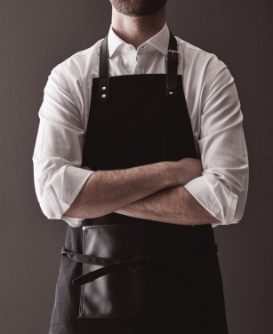 Logotrade reklaamkingitused pilt: VINGA Casbas purjeriidest põll