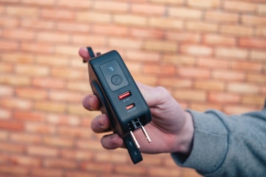 Logotrade ärikingi foto: Urban Vitamin Saratoga 5 in 1 universaalne laadija