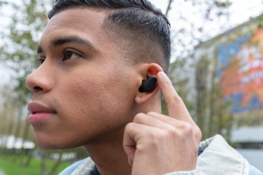 Logo trade reklaamkingitused foto: Urban Vitamin Gilroy hübriidsed ANC ja ENC kõrvaklapid