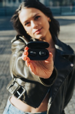 Logotrade firmakingi foto: Urban Vitamin Palm Springsi RCS rplastist ENC kõrvaklapid