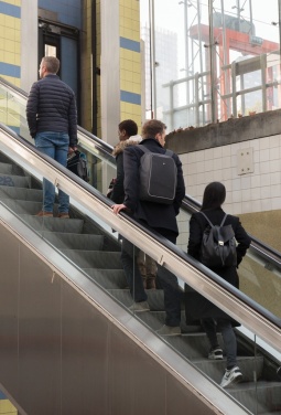 Logo trade meened foto: Swiss Peak AWARE™ vargusvastane 15,6-tolline sülearvuti seljakott