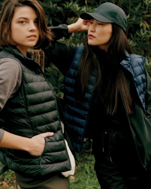 Logo trade firmakingid foto: Iqoniq Meru naiste taaskasutatud polüestrist vest