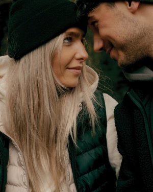 Logotrade ärikingi foto: Iqoniq Meru naiste taaskasutatud polüestrist vest