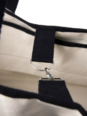 Logotrade firmakingituse foto: VINGA Volonne AWARE™ taaskasutatud purjeriidest rannakott