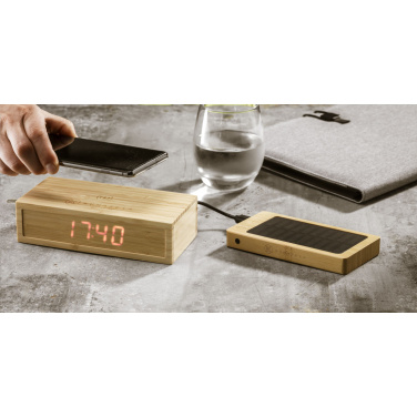 Logo trade reklaamkingitused foto: Bambusest äratuskell juhtmevaba laadijaga