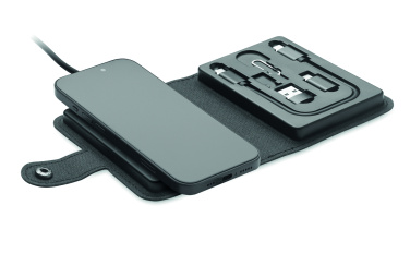 Logotrade ärikingid pilt: 4 in 1 kaabli pistikute komplekt 15W