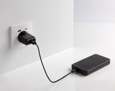Logo trade ärikingid foto: Boostcore RCS taaskasutatud plastist akupank 10 000 mAh USB C