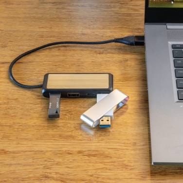 Logotrade liikelahjat kuva: Link RCS kaksoistulo USB-hub kierrätysmuovia ja bambua