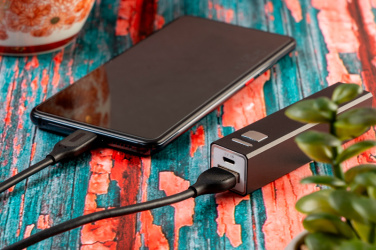 Logotrade mainoslahja tuotekuva: Metallinen virtapankki PORT HOPE 2200mAh