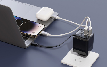 Logotrade reklaminės dovanos nuotrauka: „Urban Vitamin Mendocino“ 65 W GaN įkroviklis su ištraukiamu laidu