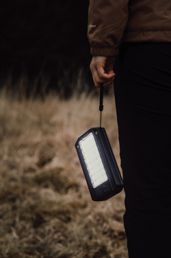 Logotrade reklaminės dovanos nuotrauka: „Nordic Drift Titan“ 10 000 mAh saulės energija varoma išorinė baterija su 3 panelėmis