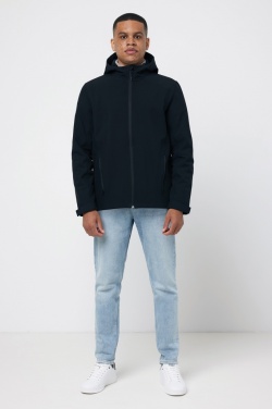 Logotrade dāvanas foto: Iqoniq Makalu vīriešu pārstrādāta poliestera soft shell jaka