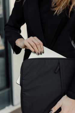 Лого трейд pекламные подарки фото: Чехол для ноутбука KENTO URBAN RCS из переработанного нейлона, 15,6 дюймов.