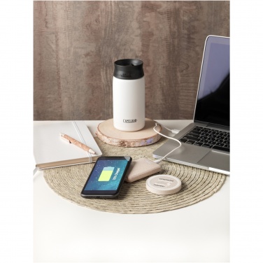 Logotrade profilprodukter bild: Asama 5000 mAh trådlös powerbank i halm