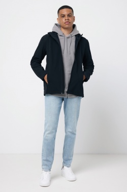 Logotrade kampanjprodukter bild: Iqoniq Makalu soft shell herrjacka i återvunnen polyester
