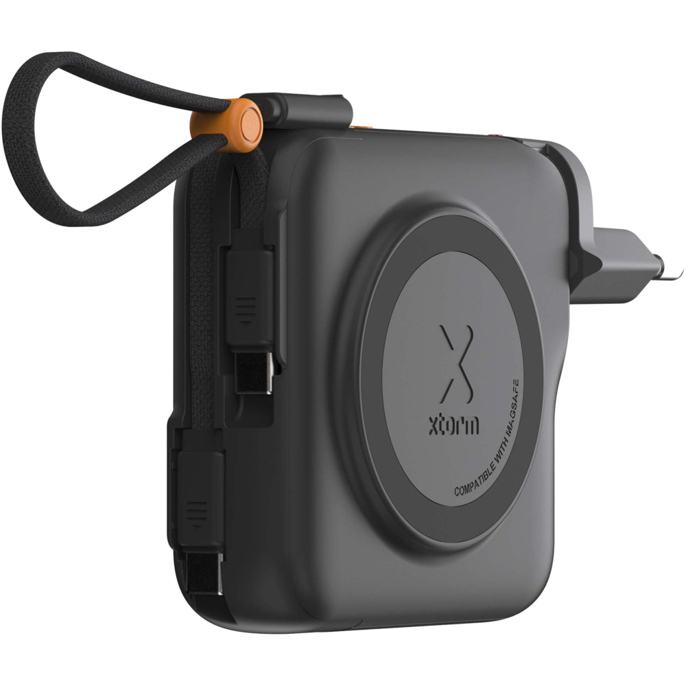 Logotrade kampanjprodukter bild: Xtorm TravelPro 30 W 3-i-1-reseladdare på 10 000 mAh